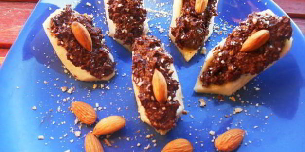 бананы, фаршированные шоколадом и орехами