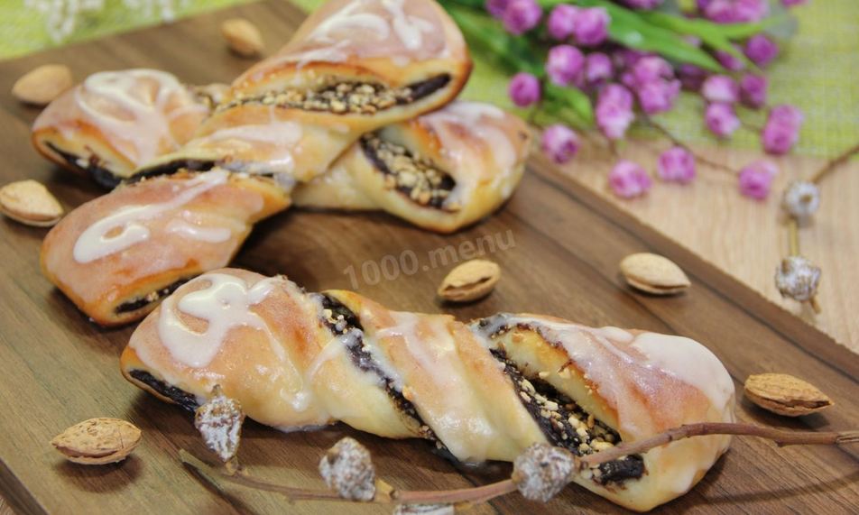 Рецепт булочки с глазурью и шоколадным пудингом