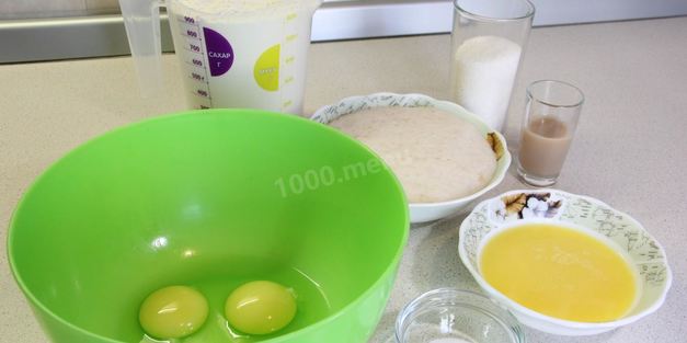 булочки с глазурью и шоколадным пудингом