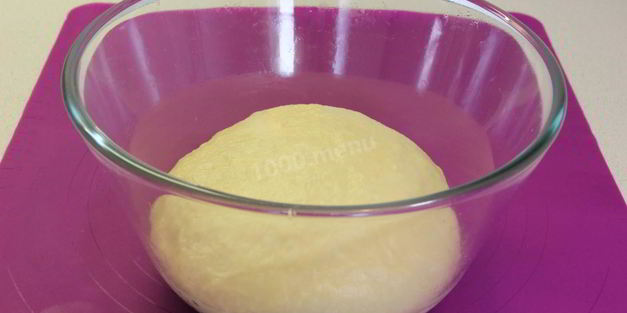 булочки с глазурью и шоколадным пудингом