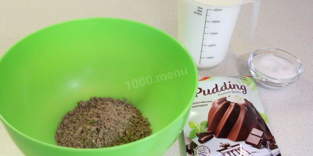 булочки с глазурью и шоколадным пудингом