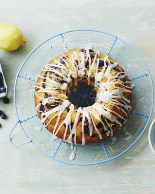 Что сделать из прокисшего молока на закуску и на десерт