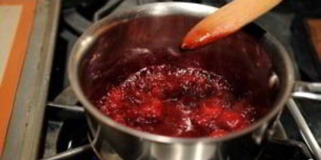 десерт из вишни и орехов