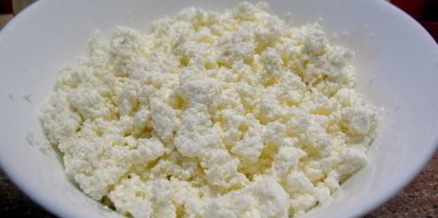 домашний творог и сыворотка