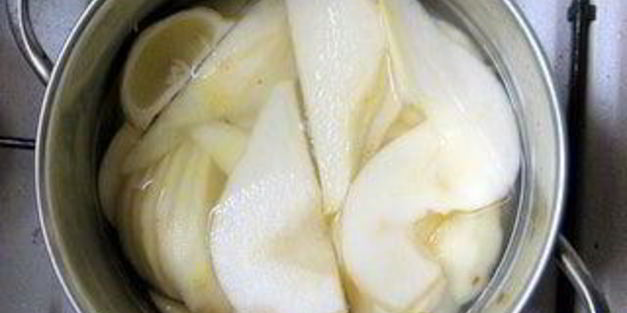 еще один грушевый десерт с миндалем