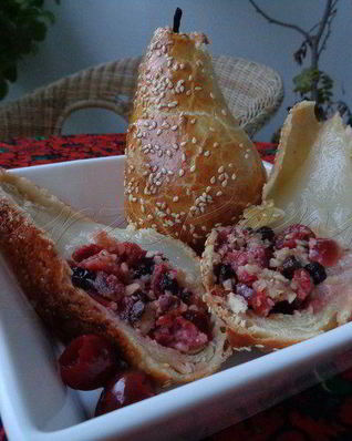 Фаршированные груши в воздушном тесте