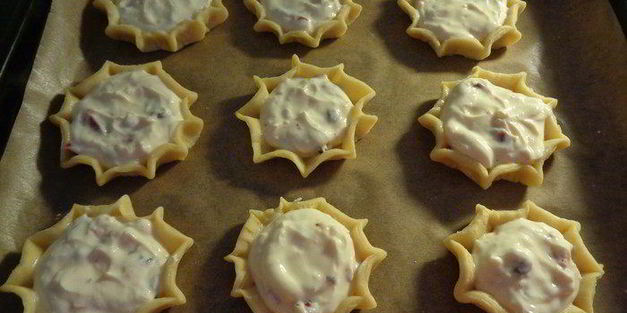 фаршированные груши в воздушном тесте