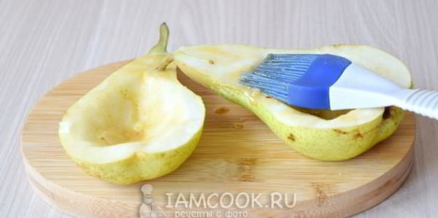 груши, запеченные с креветками и сыром