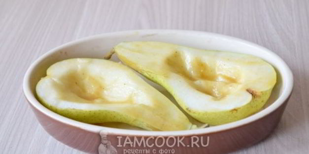 груши, запеченные с креветками и сыром