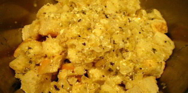 хлебный пудинг с горгонзолой