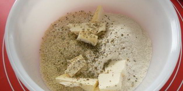 крамбл с овощами и сыром