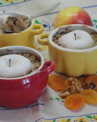 Крамбл яблочный с курагой и абрикосовым пюре