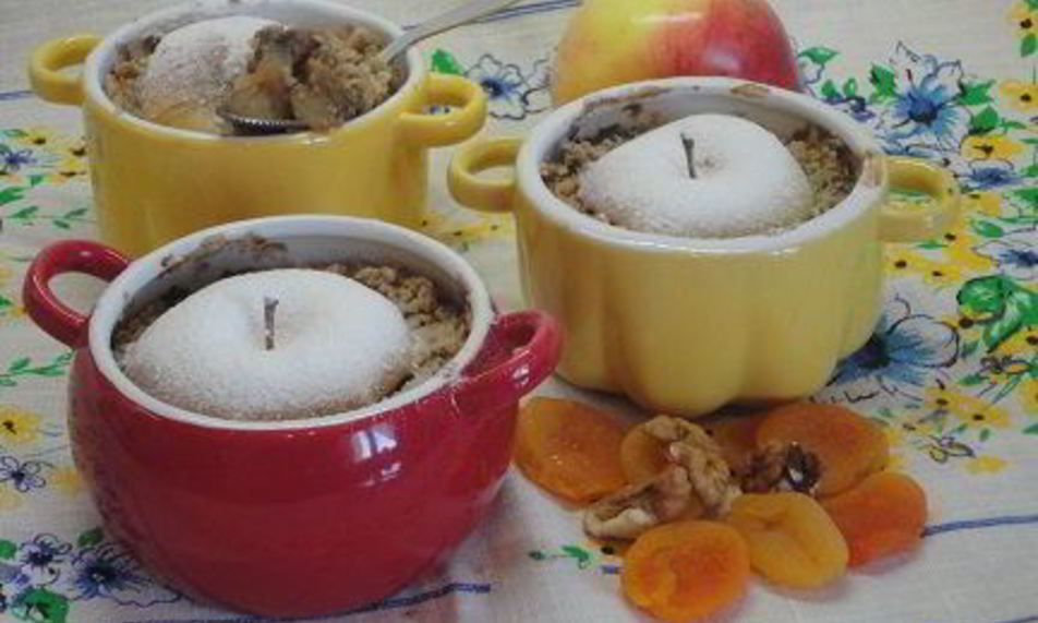 Рецепт крамбл яблочный с курагой и абрикосовым пюре