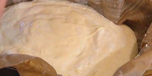 бисквит с клубникой и сливочным кремом