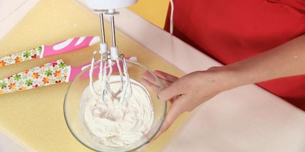 блинные корзиночки с кремом и фруктами фламбе