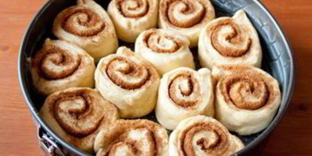 булочки с корицей и кремом из сливочного сыра