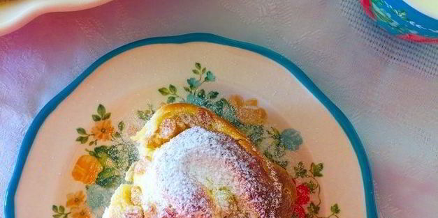 булочки с кремом и изюмом