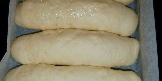 булочки с заварным кремом и персиком