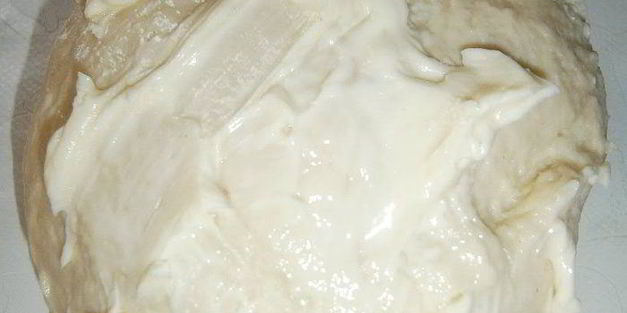 булочки с заварным кремом и персиком