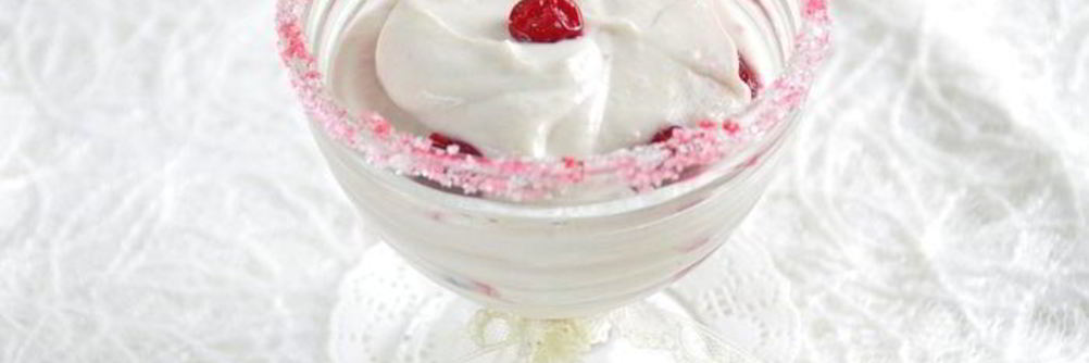 Десерт Вишня с банановым кремом