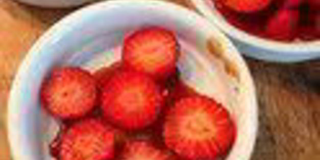 клубничный крем-карамель