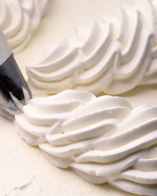 Крем из взбитых сливок для торта