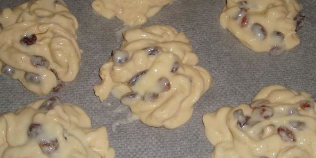 ленивые булочки с заварным кремом и изюмом