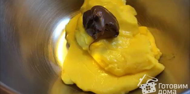 пончики с ванильно-шоколадным кремом