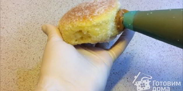 пончики с ванильно-шоколадным кремом