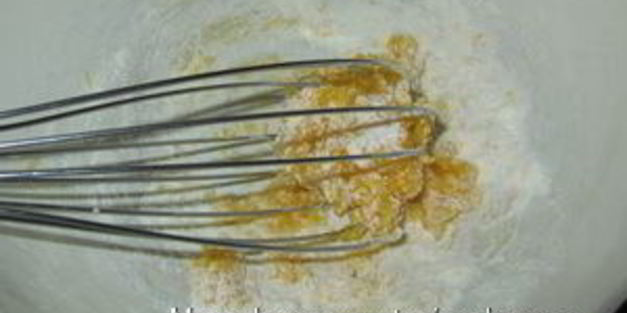 рулет с творожно-клубничным кремом