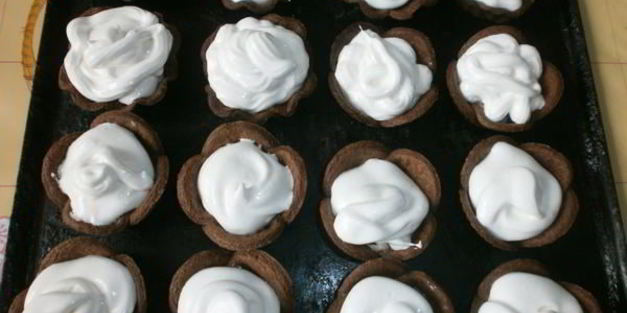 шоколадно-кофейные корзинки с кремом