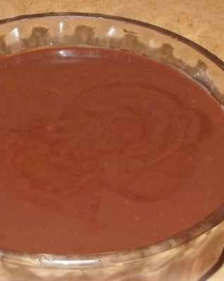 Шоколадный крем с вишней