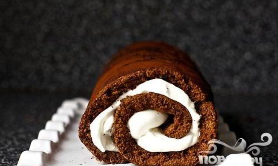 Рецепт шоколадный рулет со сливочным кремом
