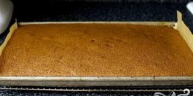 шоколадный рулет со сливочным кремом