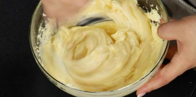 слоеные корзиночки с кремом и ягодами