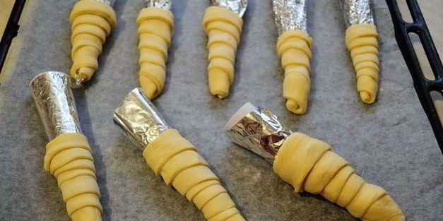 слоеные трубочки с заварным шоколадно-яблочным кремом