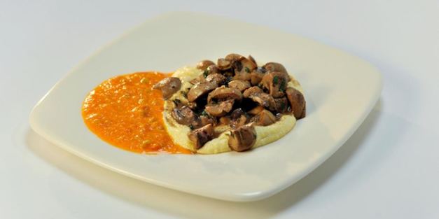 телячьи почки с полентой и кремом из паприки