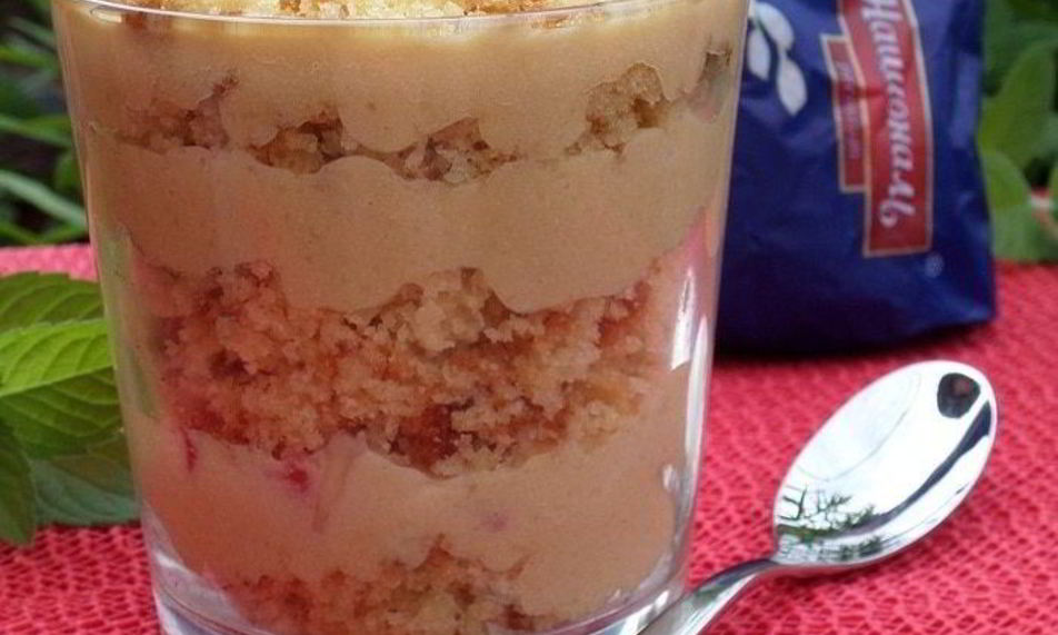 Рецепт трайфл с рисовым кремом, клубникой и бананом