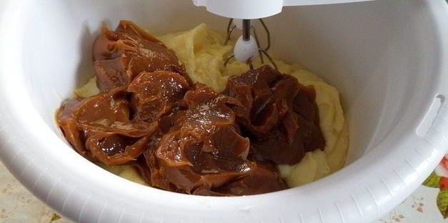 трайфл с рисовым кремом, клубникой и бананом