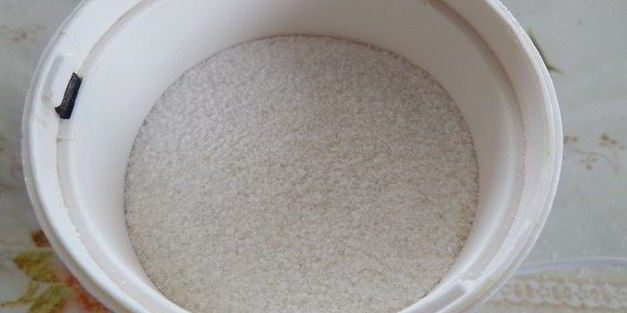 трайфл с рисовым кремом, клубникой и бананом