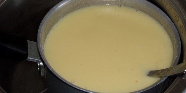 трайфл с рисовым кремом, клубникой и бананом