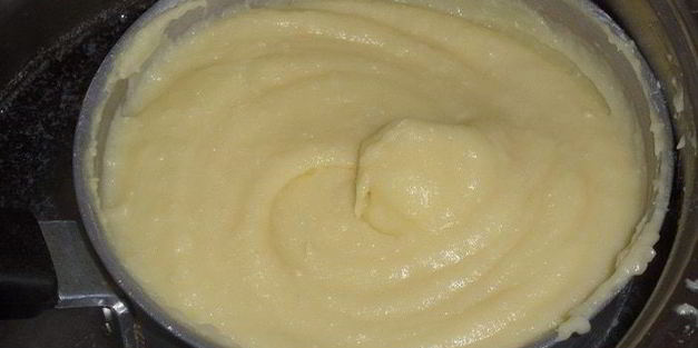 трайфл с рисовым кремом, клубникой и бананом