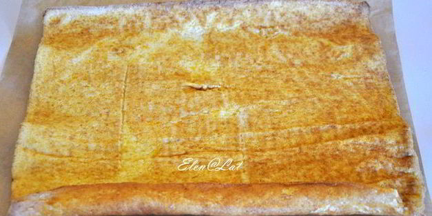 тыквенный рулет со сливочным кремом и карамельными яблочками