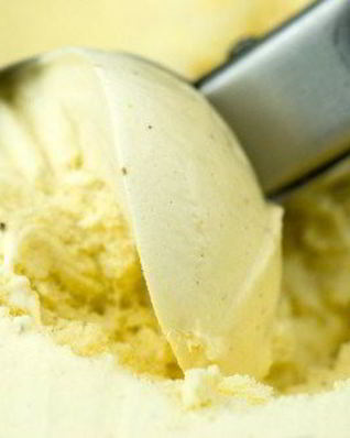 Банановое мороженое с корицей