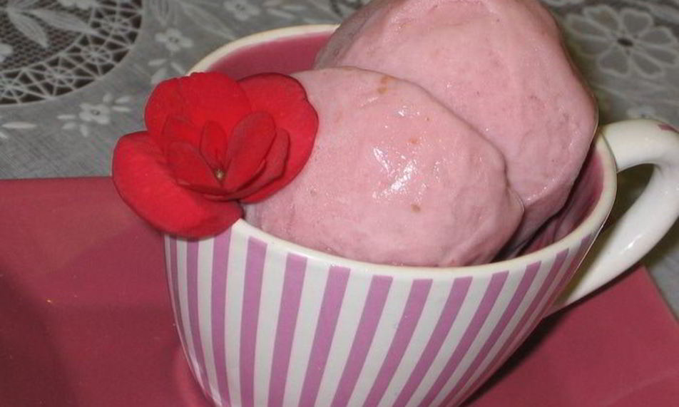 Рецепт клубничное мороженое на сгущенном молоке