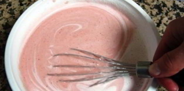 клубничное мороженое с мятой