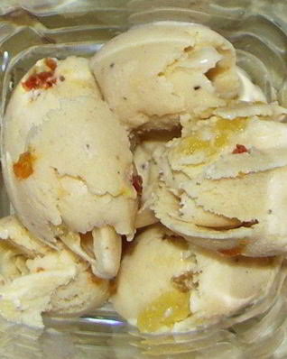 Медовое мороженое с кизилом и ананасом