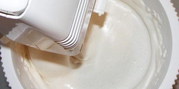 медовое мороженое с кизилом и ананасом