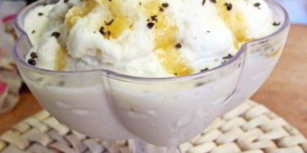 мороженое из зеленого чая с мятой и корицей