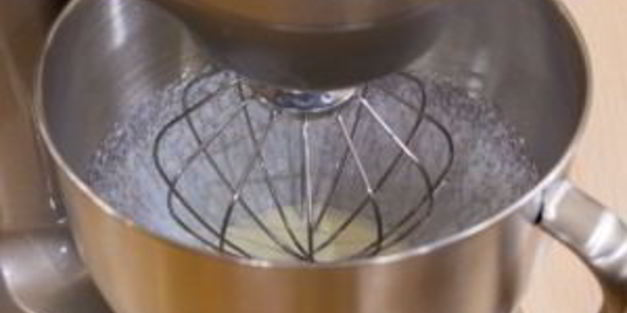 мороженое кофейно-сливочно-шоколадное